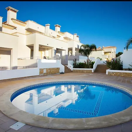 Adrian & Brian 别墅